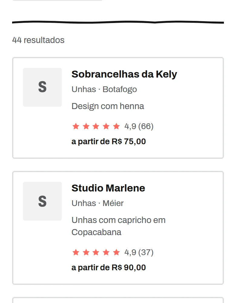 Tela de busca do ACHEI num celular, listando salões com avaliação, bairro e preço inicial.